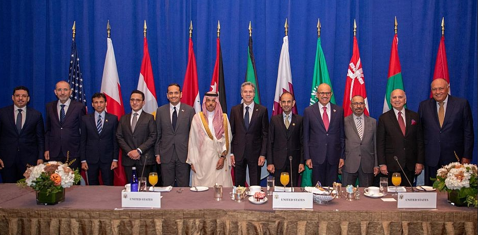 وزير الخارجية السعودي في الاجتماع الوزاري المشترك لوزراء خارجية دول مجلس التعاون وأمريكا ومصر والأردن والعراق واليمن وزير الخارجية السعودي في الاجتماع الوزاري المشترك لوزراء خارجية دول مجلس التعاون وأمريكا ومصر والأردن والعراق واليمن