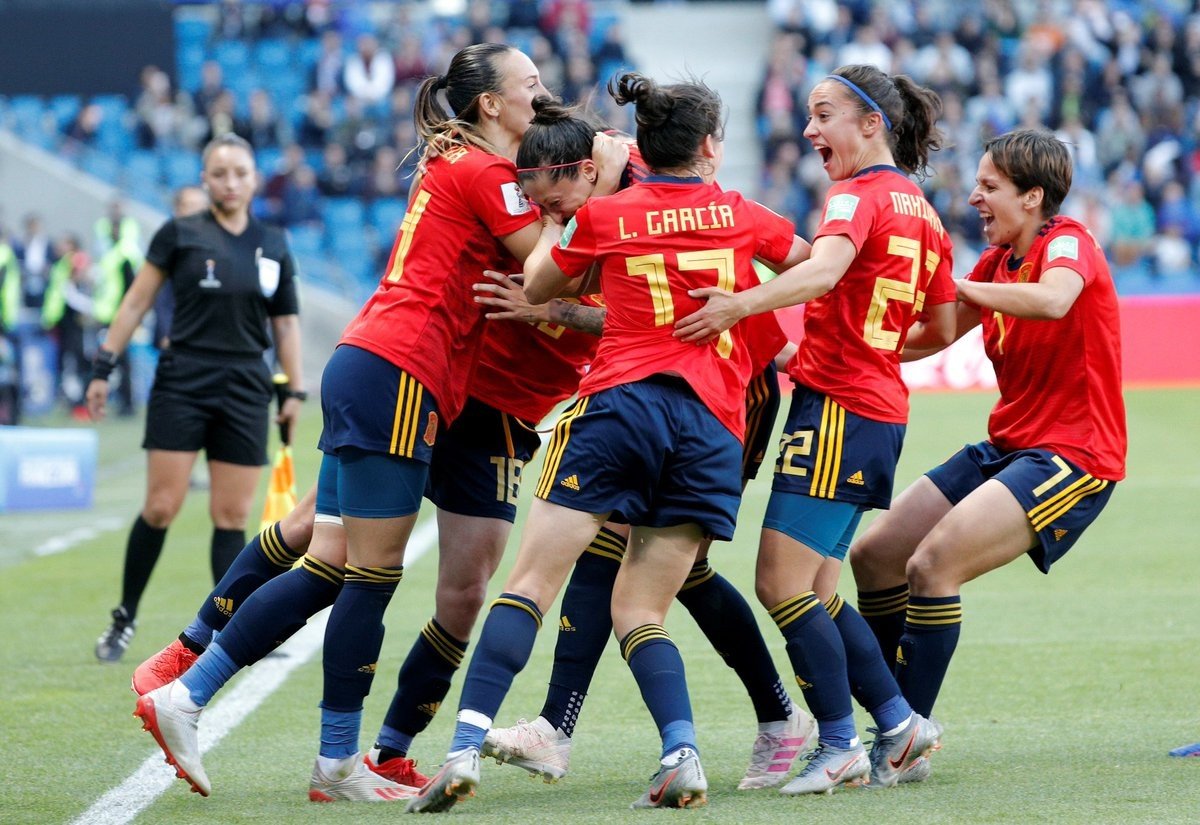 بسبب المدير الفني و"حالتهن العاطفية".. مغادرة جماعية للاعبات إسبانيا من منتخب السيدات لكرة القدم بسبب المدير الفني و"حالتهن العاطفية".. مغادرة جماعية للاعبات إسبانيا من منتخب السيدات لكرة القدم