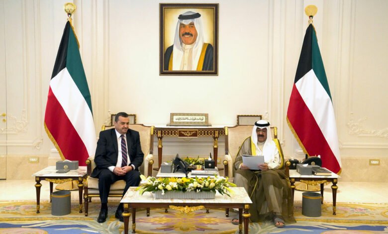 أمير الكويت يتلقى دعوة لحضور القمة العربية في الجزائر أمير الكويت يتلقى دعوة لحضور القمة العربية في الجزائر