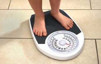 فقدان الوزن يخلصك من الام العظام