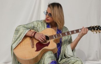 القطرية دانا الفردان تقدم تجربة بصرية موسيقية مبهرة في ألبومها الجديد "إنديغو"