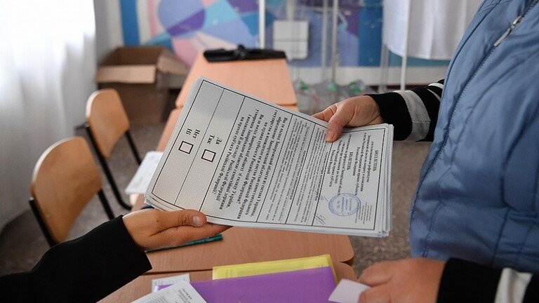 انطلاق عملية استفتاء شعبي في 4 مقاطعات أوكرانية للانضمام إلى روسيا انطلاق عملية استفتاء شعبي في 4 مقاطعات أوكرانية للانضمام إلى روسيا