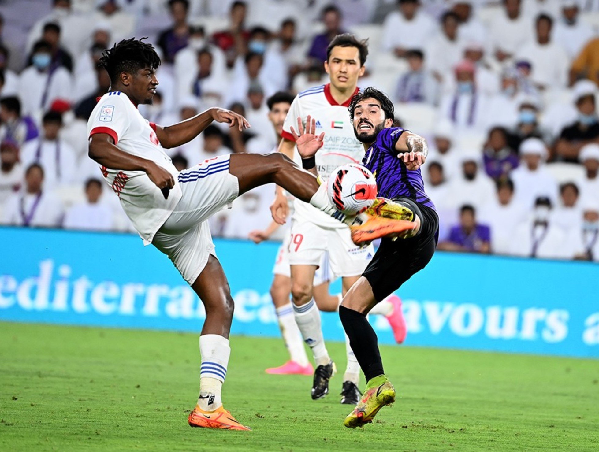 غدا.. انطلاق صافرة البداية للدوري الإماراتي لكرة القدم غدا.. انطلاق صافرة البداية للدوري الإماراتي لكرة القدم