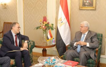 وزير التعليم العالي بمصر يطالب بزيادة المنح المُقدمة من الجامعة الأمريكية للطلاب المصريين