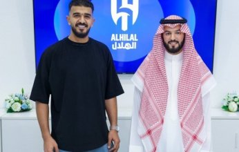المعيوف يجدد عقده مع الهلال السعودي حتى 2024