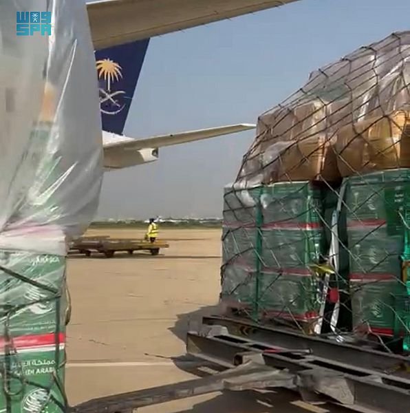 وصول الطائرة الإغاثية الثانية ضمن الجسر الإغاثي السعودي لباكستان وصول الطائرة الإغاثية الثانية ضمن الجسر الإغاثي السعودي لباكستان