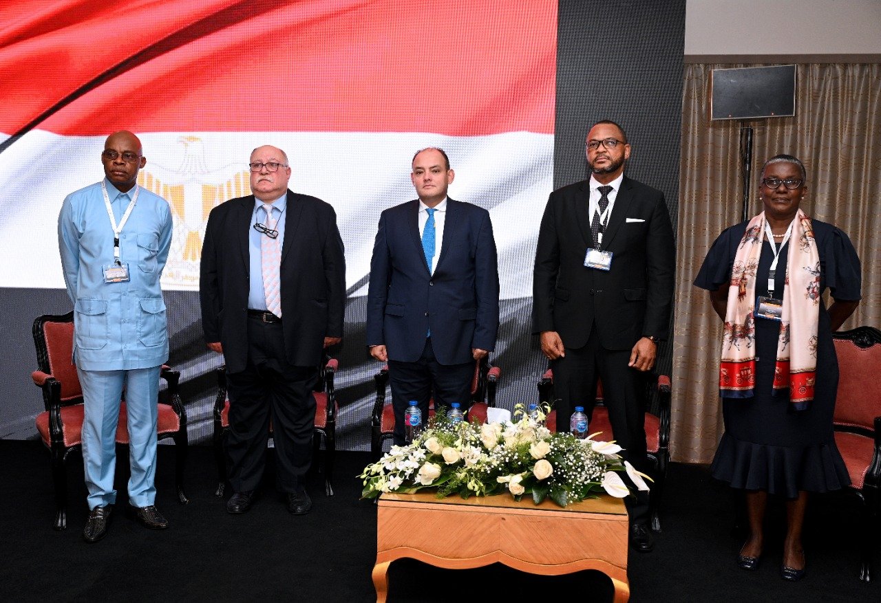 أحمد سمير: مصر تدعم وجود نظام اعتماد أفريقي حاصل على الاعتراف الدولي لتنمية حركة التجارة بين دول القارة السمراء أحمد سمير: مصر تدعم وجود نظام اعتماد أفريقي حاصل على الاعتراف الدولي لتنمية حركة التجارة بين دول القارة السمراء