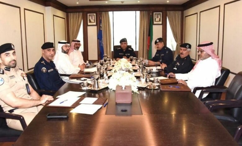 اجتماع لقيادات الداخلية الكويتية لبحث الحالة الأمنية في البلاد اجتماع لقيادات الداخلية الكويتية لبحث الحالة الأمنية في البلاد
