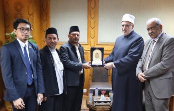 وكيل الأزهر يلتقي أمين عام اتحاد المدارس الإسلامية بجنوب تايلاند لبحث التعاون المشترك