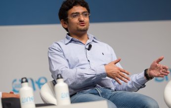 وائل غنيم يعلن عودته لمصر فى زيارة عائلية: سعيد بالتواجد وسط أهلى وأصدقائى