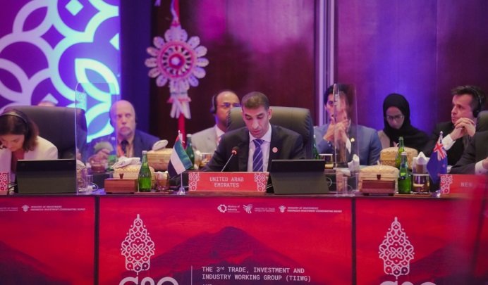 تأكيد إمارتي على أهمية الحفاظ على نظام تجاري عالمي مرن قادر على مواكبة المتغيرات تأكيد إمارتي على أهمية الحفاظ على نظام تجاري عالمي مرن قادر على مواكبة المتغيرات