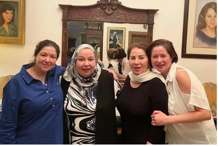 مى نور الشريف تنشر صور جديدة مع والدتها بوسى على "إنستجرام" 2 khaligyoun71594