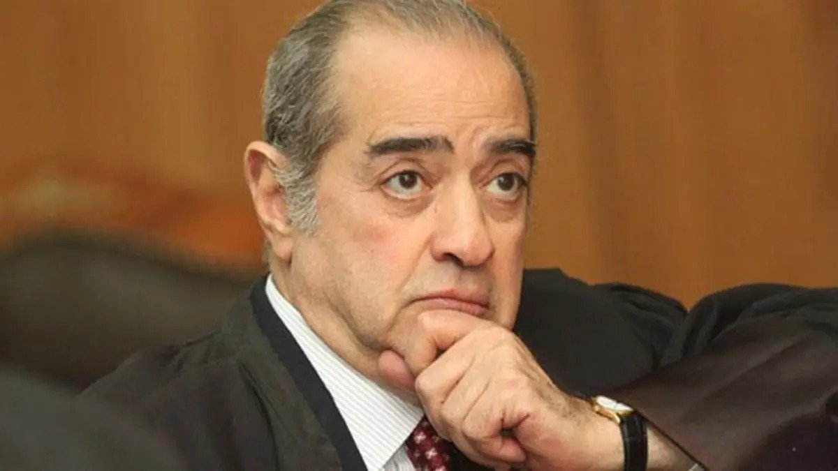 أسرة المحامي المصري فريد الديب تنفي وفاته أسرة المحامي المصري فريد الديب تنفي وفاته