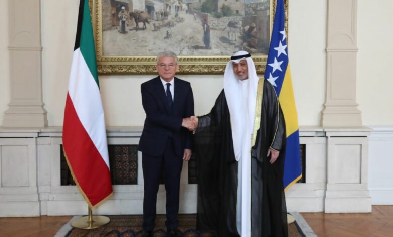 سفير دولة الكويت لدى البوسنة والهرسك يقدم نسخة من أوراق اعتماده سفير دولة الكويت لدى البوسنة والهرسك يقدم نسخة من أوراق اعتماده