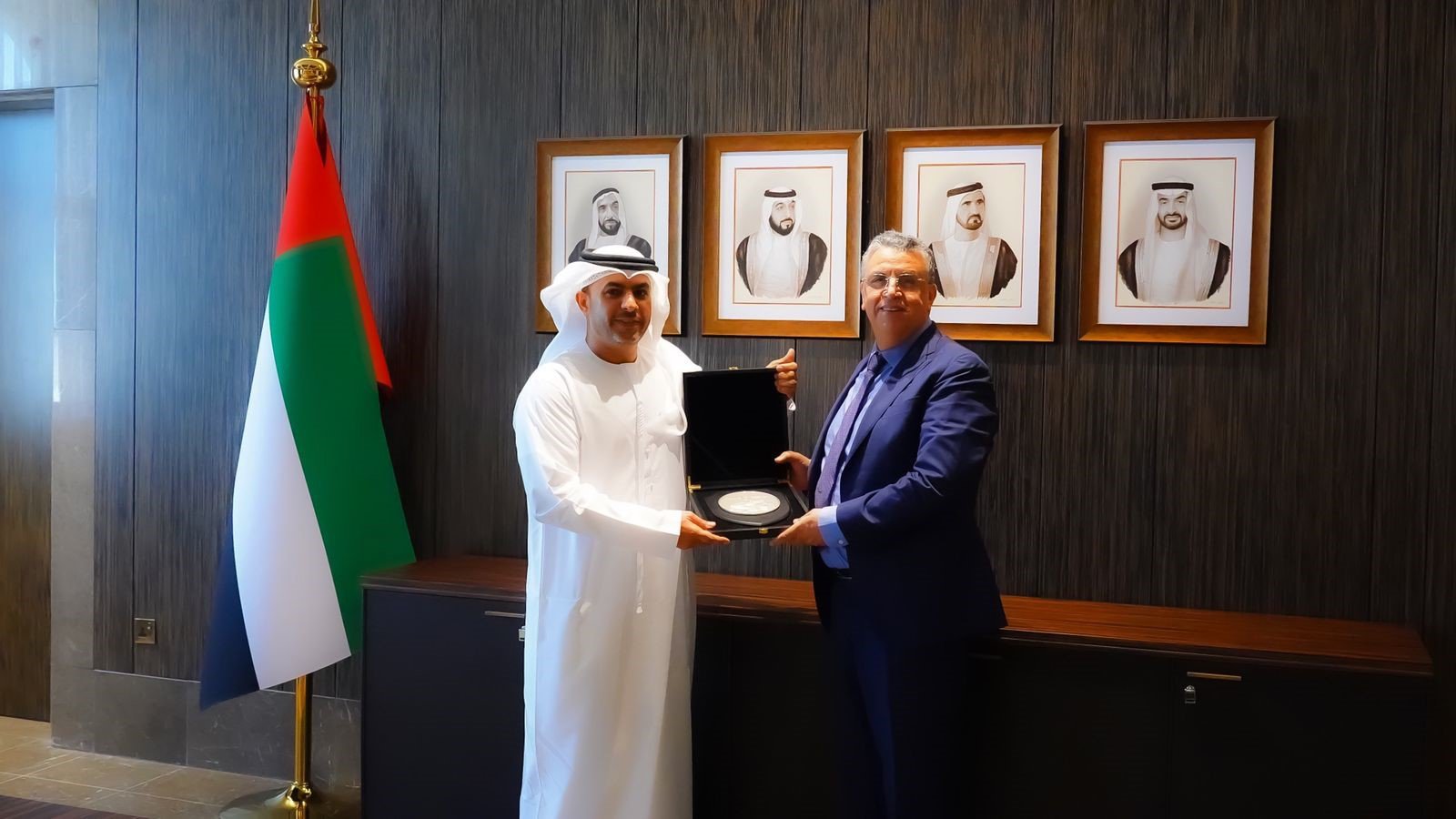مباحثات إماراتية - مغربية لتعزيز التعاون في المجالات القانونية والقضائية بين البلدين مباحثات إماراتية - مغربية لتعزيز التعاون في المجالات القانونية والقضائية بين البلدين