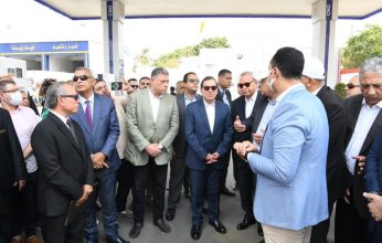 وزير البترول يفتتح عدد من المشروعات ويتفقد محطة الوقود المتكاملة مصر للبترول