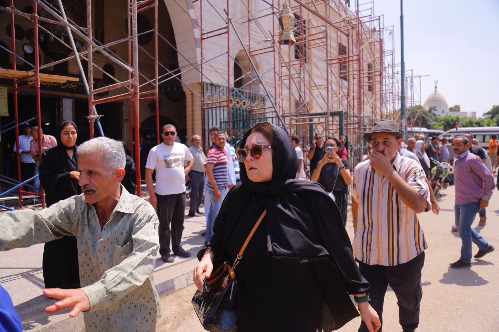 تشييع جثمان المخرج علي عبد الخالق من مسجد السيدة نفيسة لمثواه الأخير تشييع جثمان المخرج علي عبد الخالق من مسجد السيدة نفيسة لمثواه الأخير