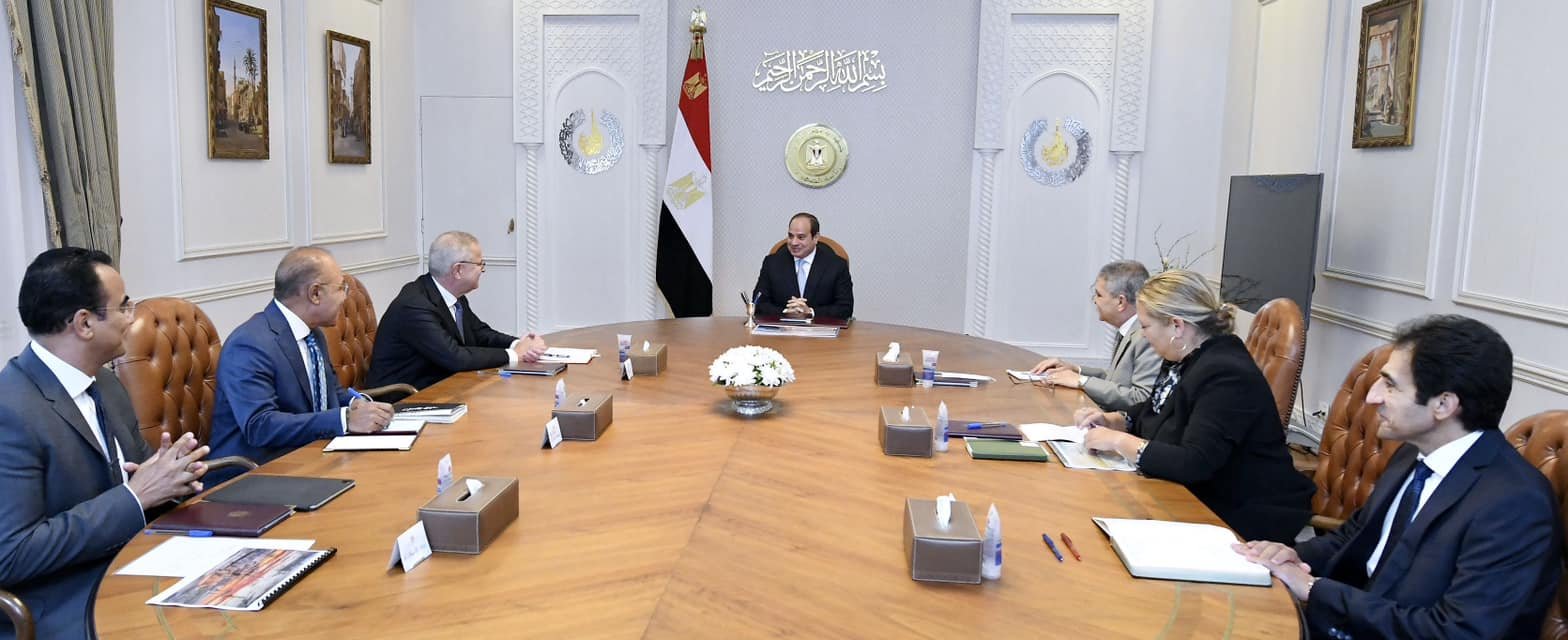 السيسي يوجه بالتعاون مع ميرسك العالمية لإنشاء شبكة وطنية للطاقة الخضراء السيسي يوجه بالتعاون مع ميرسك العالمية لإنشاء شبكة وطنية للطاقة الخضراء