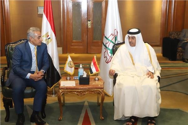 وزير العمل القطري ي يؤكد تزايد الطلب على العمالة المصرية وزير العمل القطري ي يؤكد تزايد الطلب على العمالة المصرية