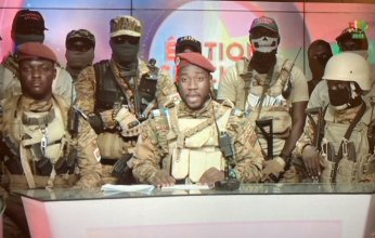 بوركينا فاسو.. الإطاحة بقائد الجيش وإغلاق الحدود وحل الحكومة