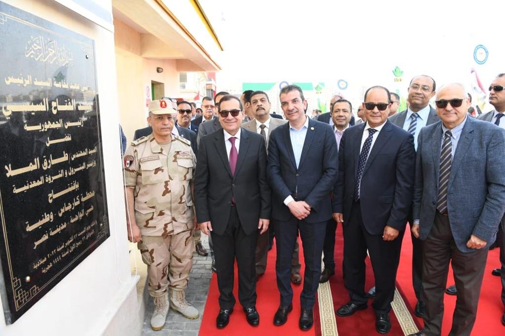 وزير البترول المصري يفتتح محطتين جديدتين للتموين بالغاز الطبيعى وزير البترول المصري يفتتح محطتين جديدتين للتموين بالغاز الطبيعى