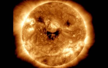 وكالة ناسا تكشف سبب ابتسامة الشمس التي أقلقت الخبراء