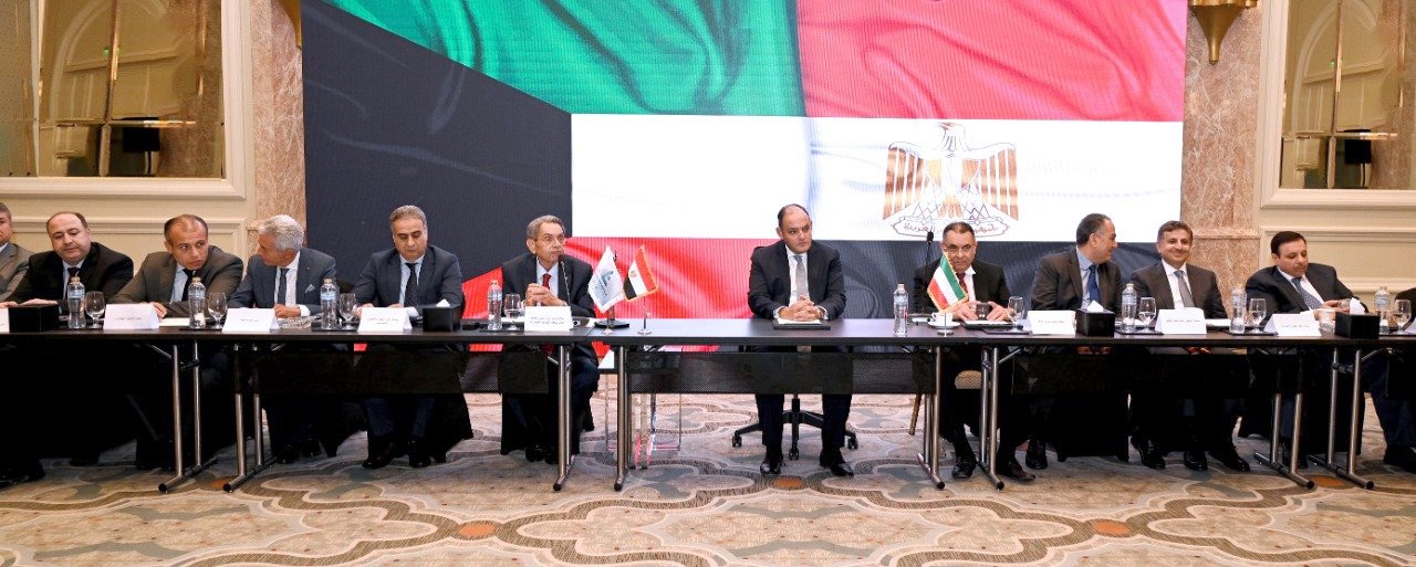 وزير التجارة والصناعة المصري: لدينا توجيهات من الرئيس السيسي و الشيخ نواف لتنمية التعاون الاقتصادي بين البلدين وزير التجارة والصناعة المصري: لدينا توجيهات من الرئيس السيسي و الشيخ نواف لتنمية التعاون الاقتصادي بين البلدين