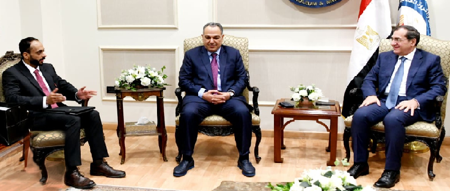 وزير البترول المصري يلتقى برئيس الشركة الكويتيه لبحث أنشطة الشركة واستثماراتها في مصر وزير البترول المصري يلتقى برئيس الشركة الكويتيه لبحث أنشطة الشركة واستثماراتها في مصر