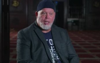 تفاصيل مثيرة بشأن أمريكي دخل مسجدا ليفجره فخرج منه داعيًا إلى الإسلام