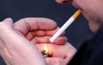 لو كنت مدخن.. تعرف على أطعمة تساعدك في تنظيف الجسم من النيكوتين