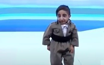 شاب إيراني يستعد للقب أقصر رجل في العالم