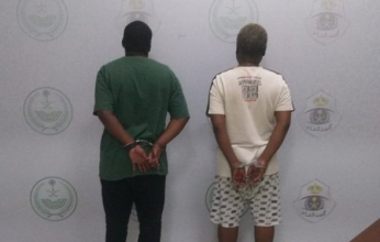 ضبط مواطنين لانتحالهما صفة غير صحيحة والنصب والاحتيال في جدة