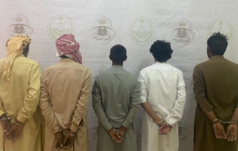 السعودية.. ضبط باكستاني لنقله 4 مخالفين لنظام أمن الحدود بمحافظة الأمواه