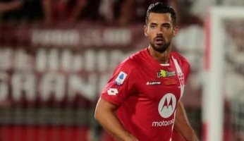 لاعب إسبانيا يتعرض للطعن في إيطاليا