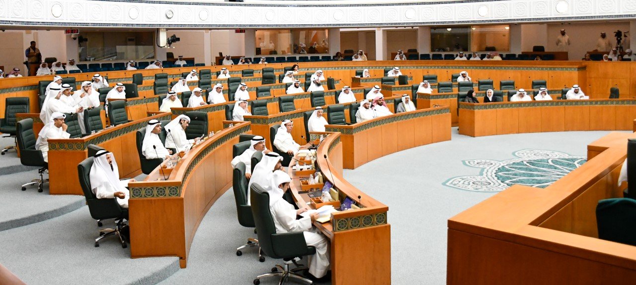 مجلس الأمة الكويتي يوافق على تأجيل النظر بمشروعات قوانين ميزانيات الوزارات والجهات الحكومية للجلسة المقبلة مجلس الأمة الكويتي يوافق على تأجيل النظر بمشروعات قوانين ميزانيات الوزارات والجهات الحكومية للجلسة المقبلة