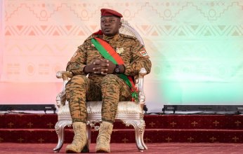 رئيس المجلس العسكري المعزول في بوركينا فاسو يوافق على الاستقالة