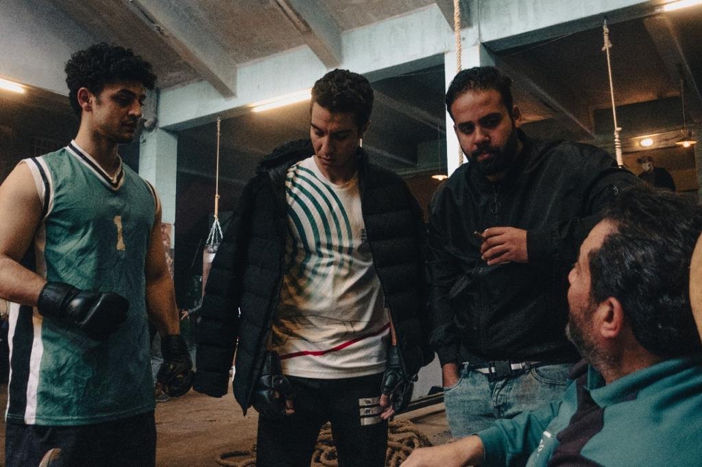 صناع فيلم "خمس جولات" لنور النبوي وأدم شرقاوي يستأنفون التصوير (صور) صناع فيلم "خمس جولات" لنور النبوي وأدم شرقاوي يستأنفون التصوير (صور)