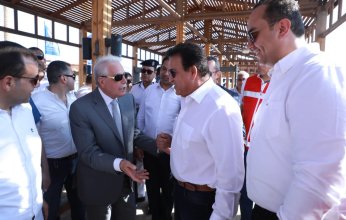 وزير الصحة المصري يتفقد الحجر الصحي بمطار شرم الشيخ الدولي ويوجه بزيادة عدد البوابات الحرارية