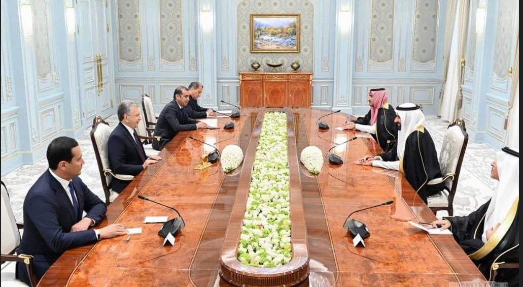 رئيس أوزباكستان يستقبل وزير الحج والعمرة السعودي رئيس أوزباكستان يستقبل وزير الحج والعمرة السعودي