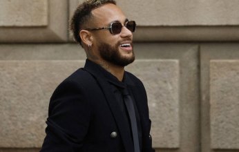 قبل شهر من مونديال قطر.. النجم البرازيلي نيمار يمثل للمحاكمة في برشلونة