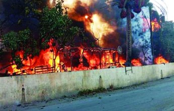 حريق هائل يتسبب في تشريد 100 عائلة سورية بمخيم لاجئين في لبنان