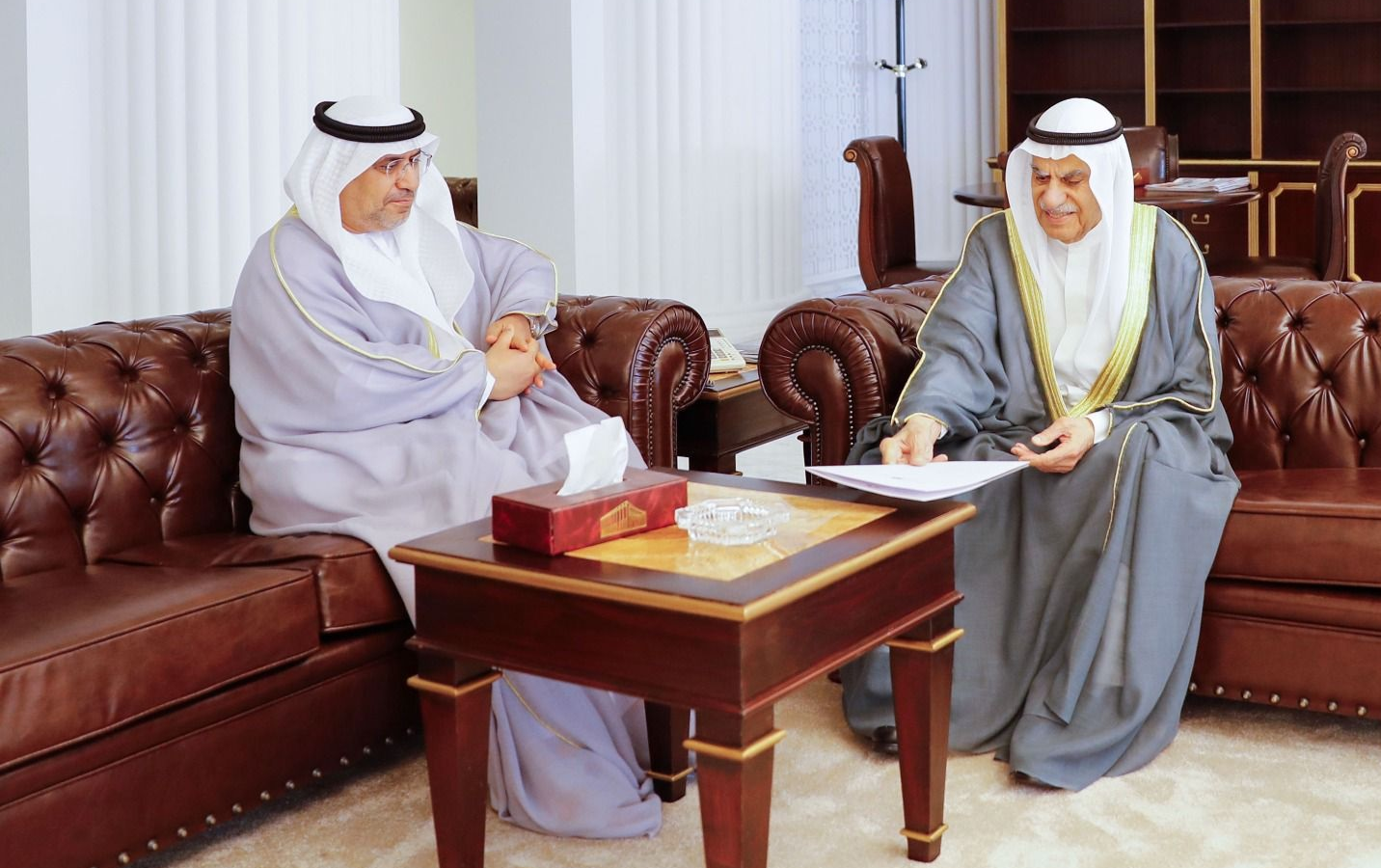 رئيس مجلس الأمة الكويتي يتسلم رسالة خطية من رئيس المجلس الاتحادي الإماراتي رئيس مجلس الأمة الكويتي يتسلم رسالة خطية من رئيس المجلس الاتحادي الإماراتي