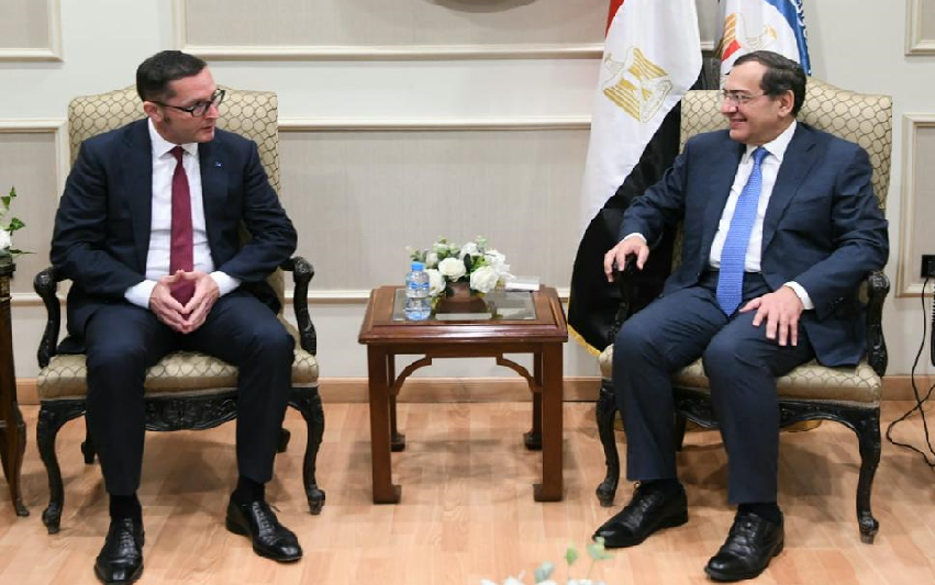 وزير البترول المصري ورئيس شركة فنترشال ديا الألمانية يبحثان التحديات التى تواجه صناعه البترول العالمية وزير البترول المصري ورئيس شركة فنترشال ديا الألمانية يبحثان التحديات التى تواجه صناعه البترول العالمية