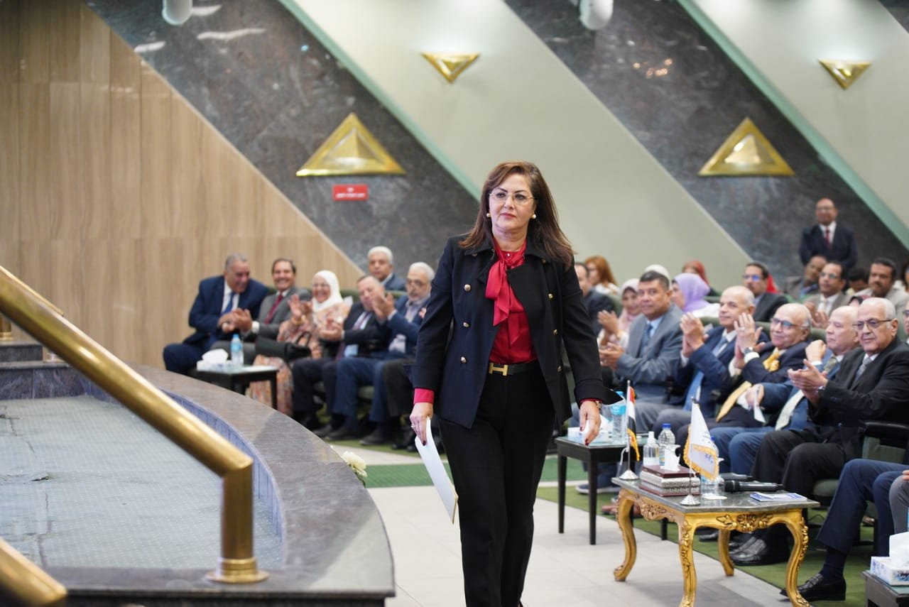وزيرة التخطيط المصرية تشهد احتفالية إطلاق المرصد الإحصائي المصري"بيانات مصر" وزيرة التخطيط المصرية تشهد احتفالية إطلاق المرصد الإحصائي المصري"بيانات مصر"