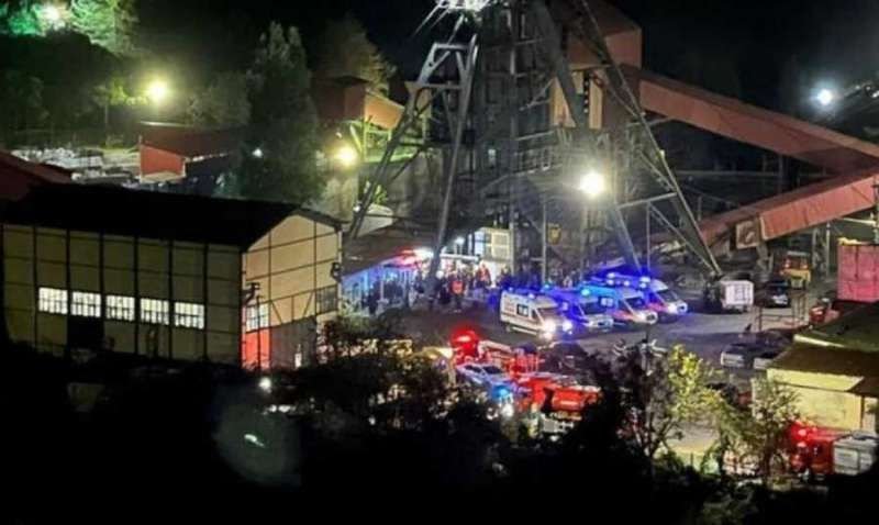 مصرع 28 شخصا في انفجار منجم بتركيا مصرع 28 شخصا في انفجار منجم بتركيا