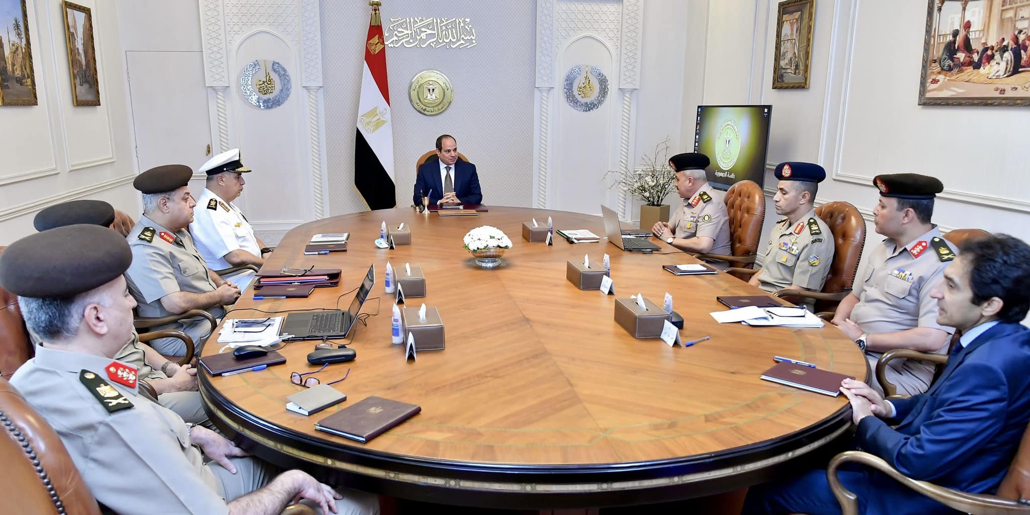 السيسي يوجه بمواصلة الجهود لتحقيق الاستغلال الأمثل من الشبكة الوطنية للطوارئ والسلامة العامة السيسي يوجه بمواصلة الجهود لتحقيق الاستغلال الأمثل من الشبكة الوطنية للطوارئ والسلامة العامة