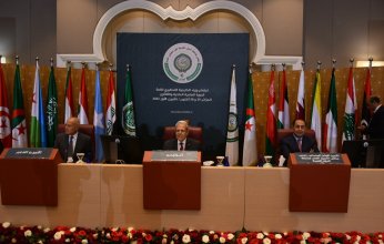 وزير الخارجية التونسية يسلم الجزائر رئاسه القمه الدورة ٣١