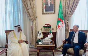 "العسومي" يبحث مع رئيس مجلس الأمة الجزائري سبل تعزيز التعاون لدعم القضايا العربية