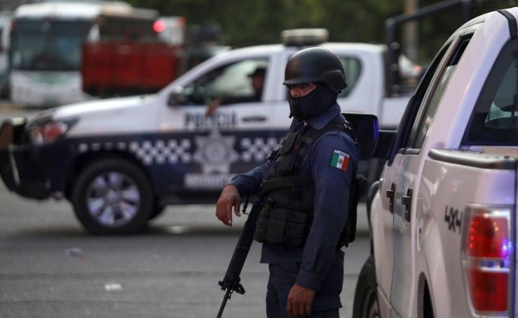 مقتل 18 شخصا في هجوم مسلح على مبنى حكومي بالمكسيك مقتل 18 شخصا في هجوم مسلح على مبنى حكومي بالمكسيك