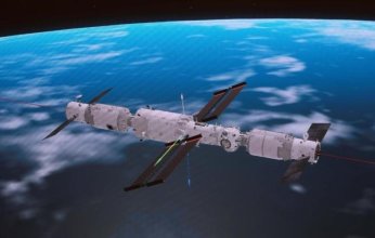 قطعتان ضخمتان من نفايات الفضاء تقترب من الاصطدام ببعضها.